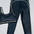 Slim Fit Workout Outfit with Stretch Fabric and Modern Graphic Design
